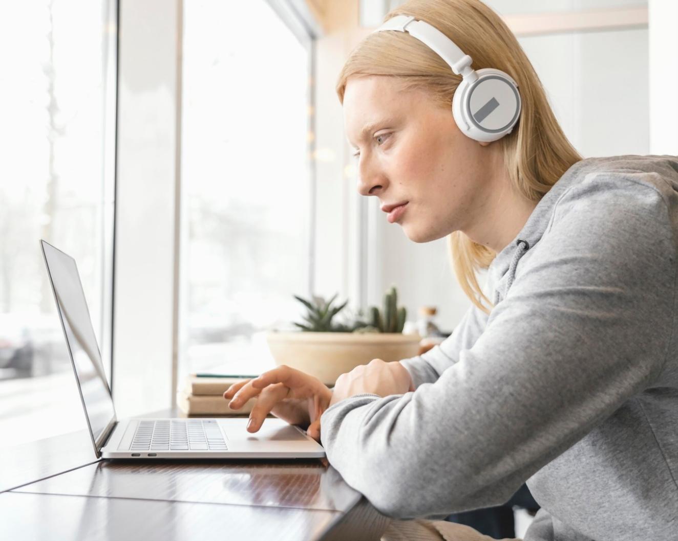 Budget spreadsheet example showing expense categories